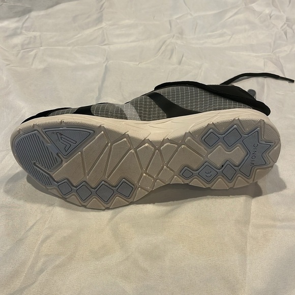 Vionic Brisk Radiant Women's Athletic Comfort Shoe blue black walking sneaker 8 - Picture 8 of 16
